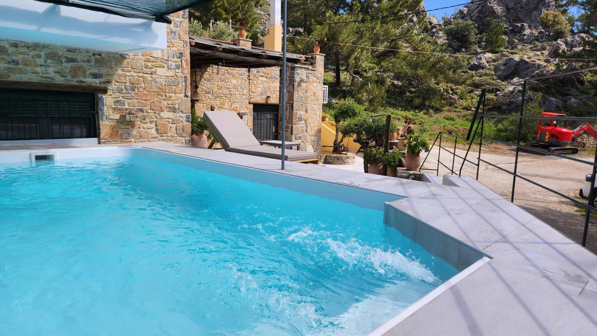Villa Lato - Villa With Private Pool And Yard Anatolí Eksteriør bilde